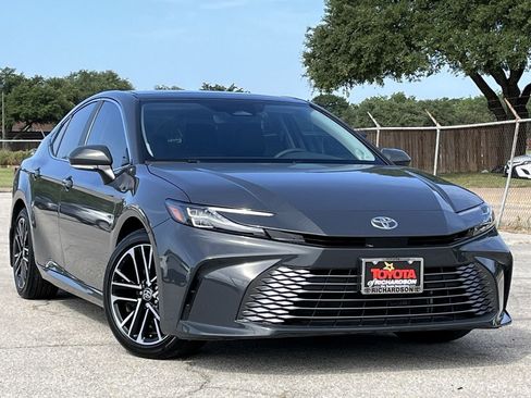 Used 2025 Toyota Camry XLE w/ Premium Package FWD image 1