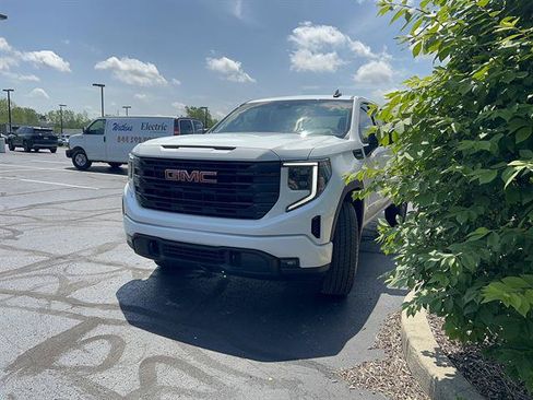 Used 2023 GMC Sierra 1500 Elevation AWD/4WD image 4