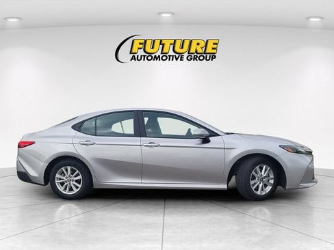 Used 2025 Toyota Camry LE FWD image 3
