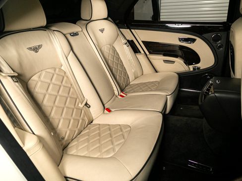Used 2013 Bentley Mulsanne w/ Premiere Specification Pkg image 30