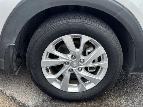 Used 2021 Hyundai Tucson Value FWD image 4