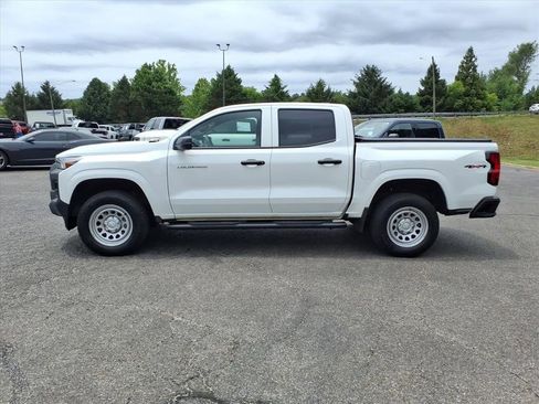 Used 2024 Chevrolet Colorado W/T w/ WT Convenience Package AWD/4WD image 6