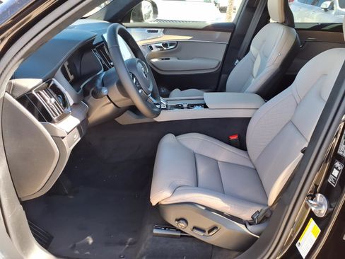 New 2026 Volvo XC90 B6 Ultra w/ Lounge Package image 13