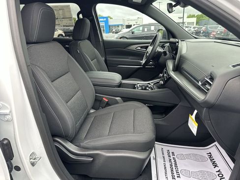 New 2026 Chevrolet Traverse LT FWD image 30