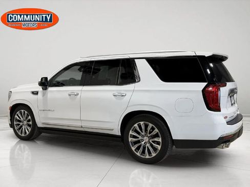 Used 2021 GMC Yukon Denali w/ Denali Premium Package image 4