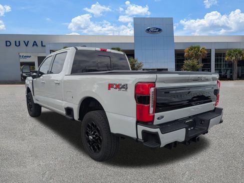 Used 2025 Ford F250 Platinum w/ FX4 Off-Road Package image 6