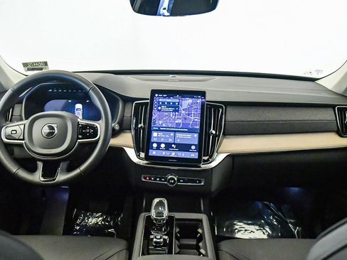 Certified 2025 Volvo XC90 B5 Plus w/ Protection Package Premier image 15