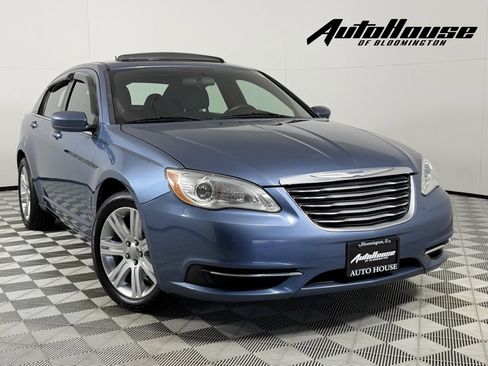 Used 2011 Chrysler 200 Touring image 1