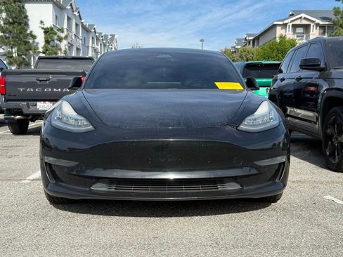 Used 2018 Tesla Model 3 Mid Range image 2