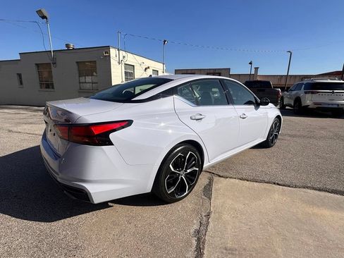 Certified 2025 Nissan Altima 2.5 SR FWD image 7