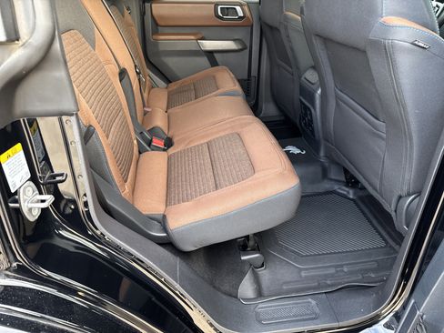 Used 2023 Ford Bronco Outer Banks image 16