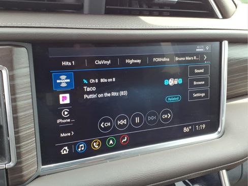 Used 2021 GMC Yukon Denali w/ Denali Ultimate Package AWD/4WD image 8