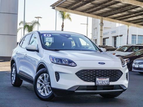 Used 2021 Ford Escape SE image 6