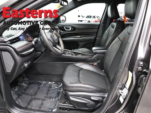 Used 2023 Jeep Compass Trailhawk AWD/4WD image 13