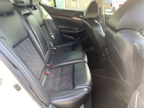 Used 2017 Nissan Maxima SR image 26