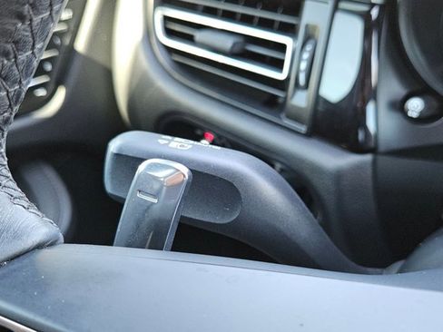 Used 2023 Porsche Macan image 15