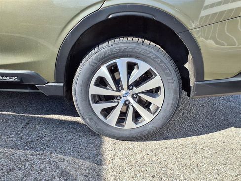 Used 2020 Subaru Outback Premium image 5