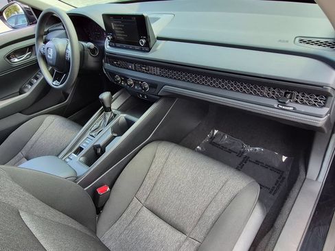 Used 2025 Honda Accord LX image 31