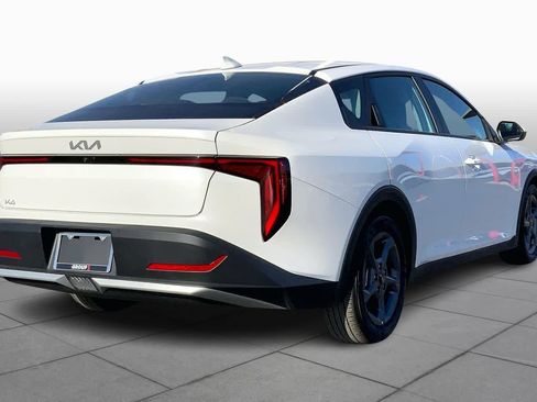 Used 2025 Kia K4 LXS image 13