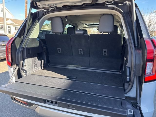 Used 2025 Ford Expedition Platinum AWD/4WD image 12