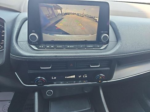 Used 2023 Nissan Rogue SV AWD/4WD image 15