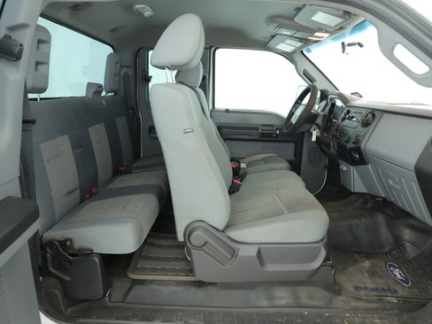Used 2016 Ford F250 XL w/ Power Equipment Group AWD/4WD image 19