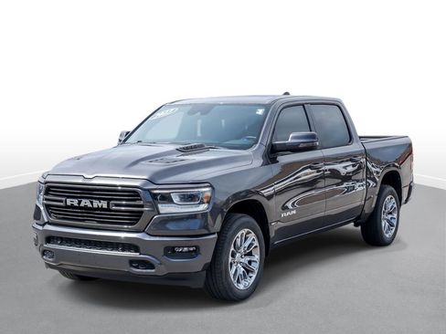 Used 2023 RAM 1500 Laramie AWD/4WD image 4