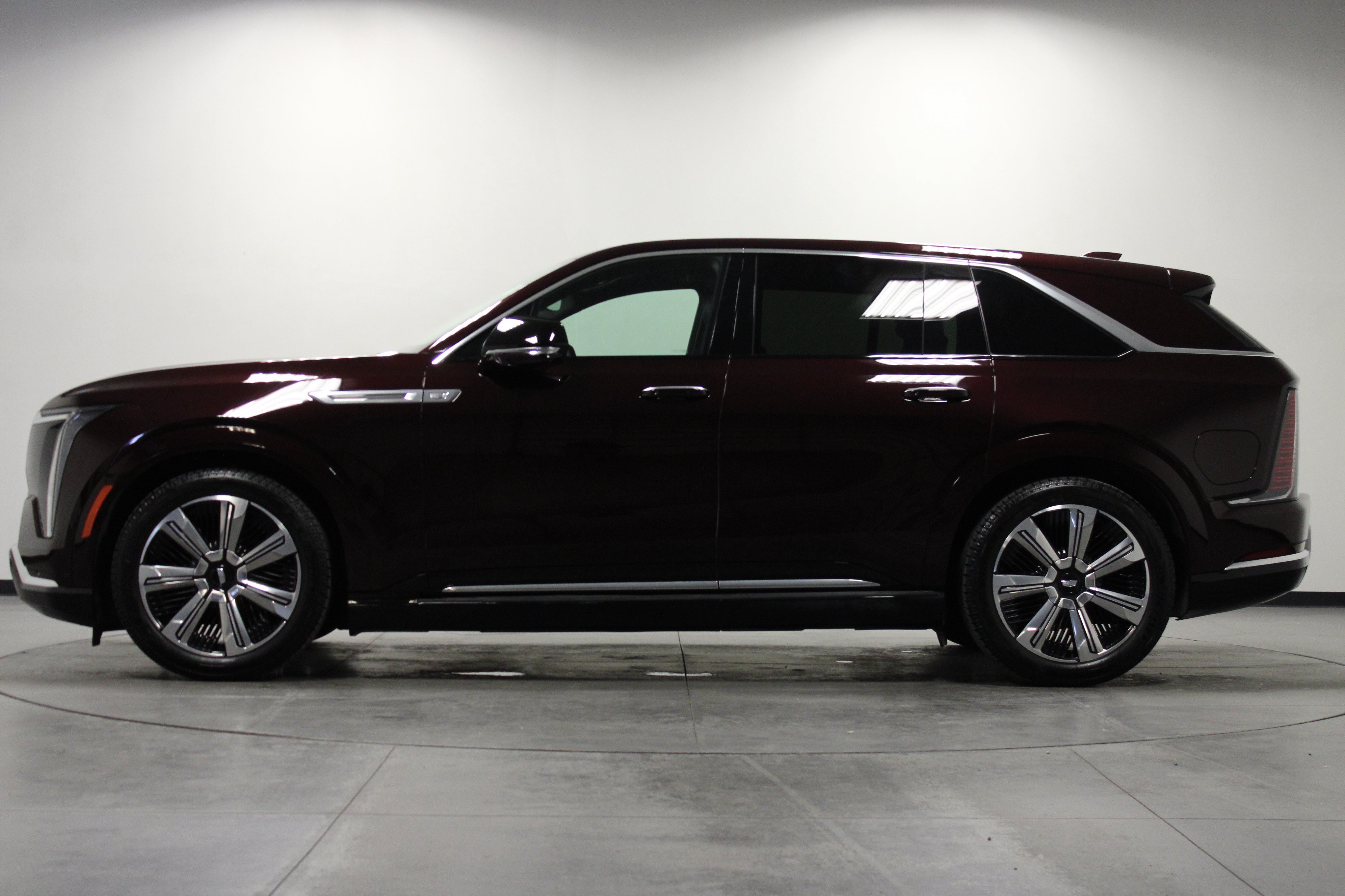 Used 2025 Cadillac Escalade IQ Luxury 2 w/ LPO, Premium Carpet Package AWD/4WD image 7