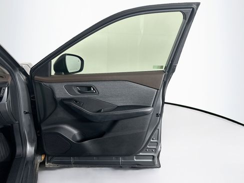 Used 2021 Nissan Rogue S FWD image 31