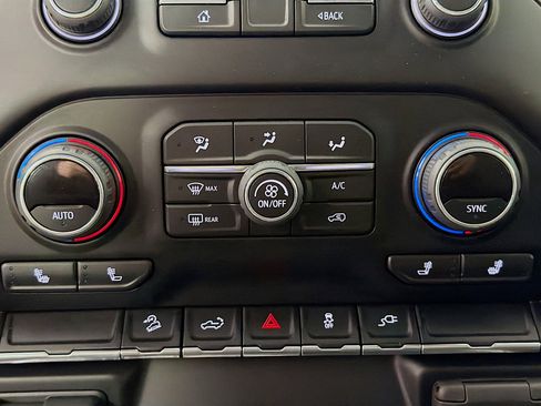 Used 2022 Chevrolet Silverado 1500 LT Trail Boss w/ Convenience Package II image 17