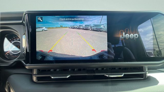 Used 2026 Jeep Gladiator Mojave AWD/4WD image 14