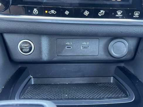 Used 2023 Nissan Rogue SV w/ SV Premium B Package FWD image 22