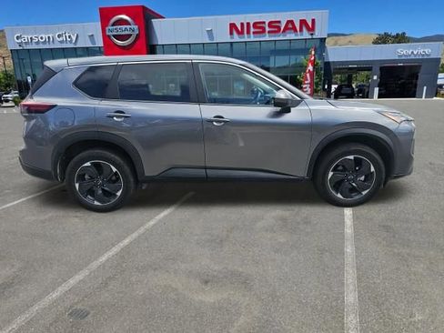 Used 2024 Nissan Rogue SV image 7
