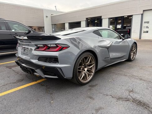 Used 2025 Chevrolet Corvette Z06 RWD image 2