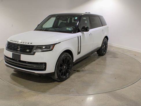 Used 2024 Land Rover Range Rover Long Wheelbase SE image 1