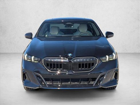 Used 2026 BMW 530i w/ M Sport Package image 6