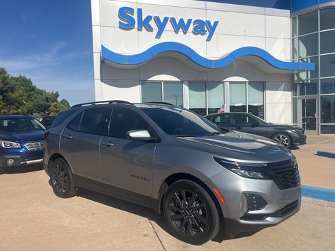 Used 2024 Chevrolet Equinox RS w/ LPO, Floor Liner Package image 1