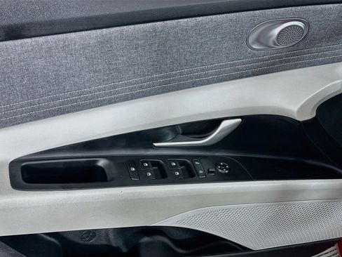 Used 2024 Hyundai Elantra Limited FWD image 15