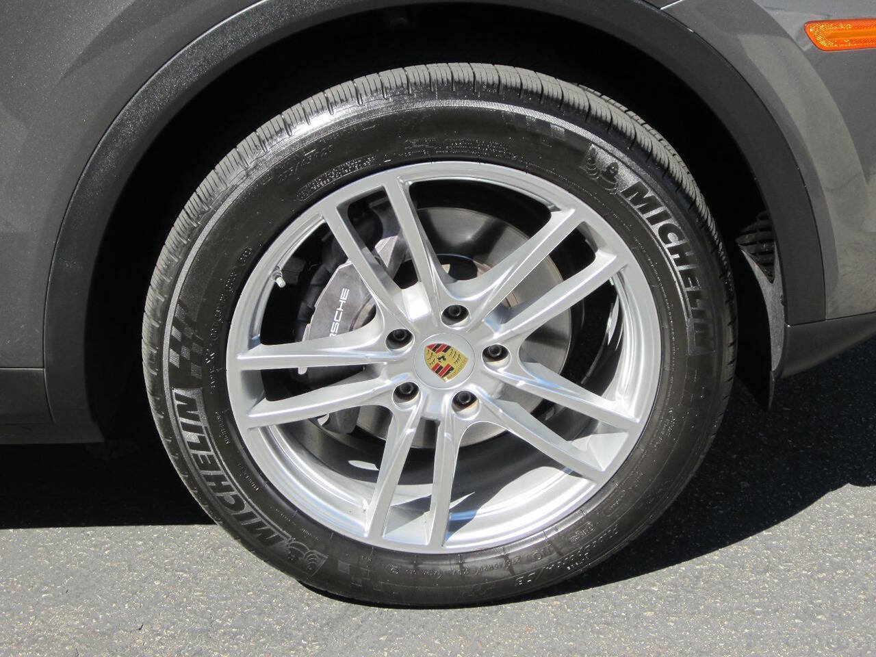 Used 2019 Porsche Cayenne AWD/4WD image 8