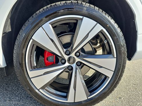 New 2026 Audi SQ5 Premium Plus image 32