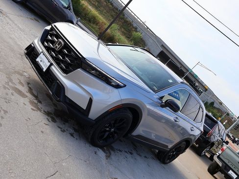 Certified 2024 Honda CR-V Sport-L image 3