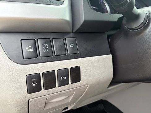 Used 2018 Toyota Highlander Limited AWD/4WD image 30