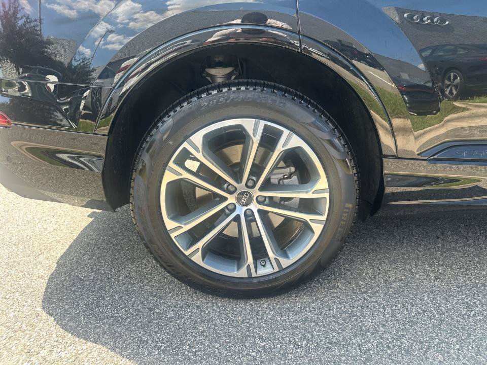 Certified 2025 Audi Q7 2.0T Premium Plus AWD/4WD image 23