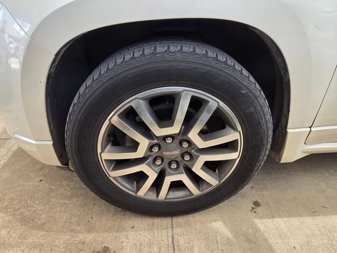 Used 2014 GMC Acadia Denali FWD image 3