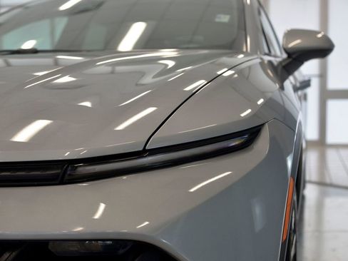 Used 2025 Chevrolet Equinox EV LT w/ Comfort Package image 11