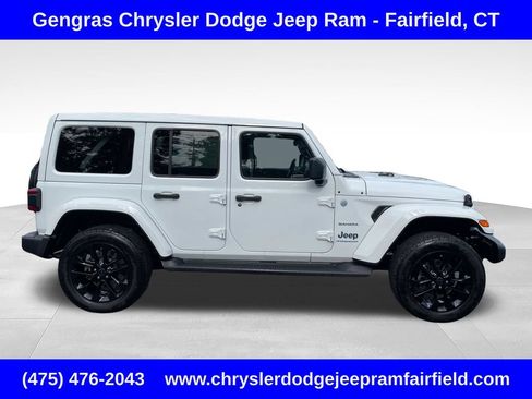 Used 2024 Jeep Wrangler Unlimited Sahara AWD/4WD image 8