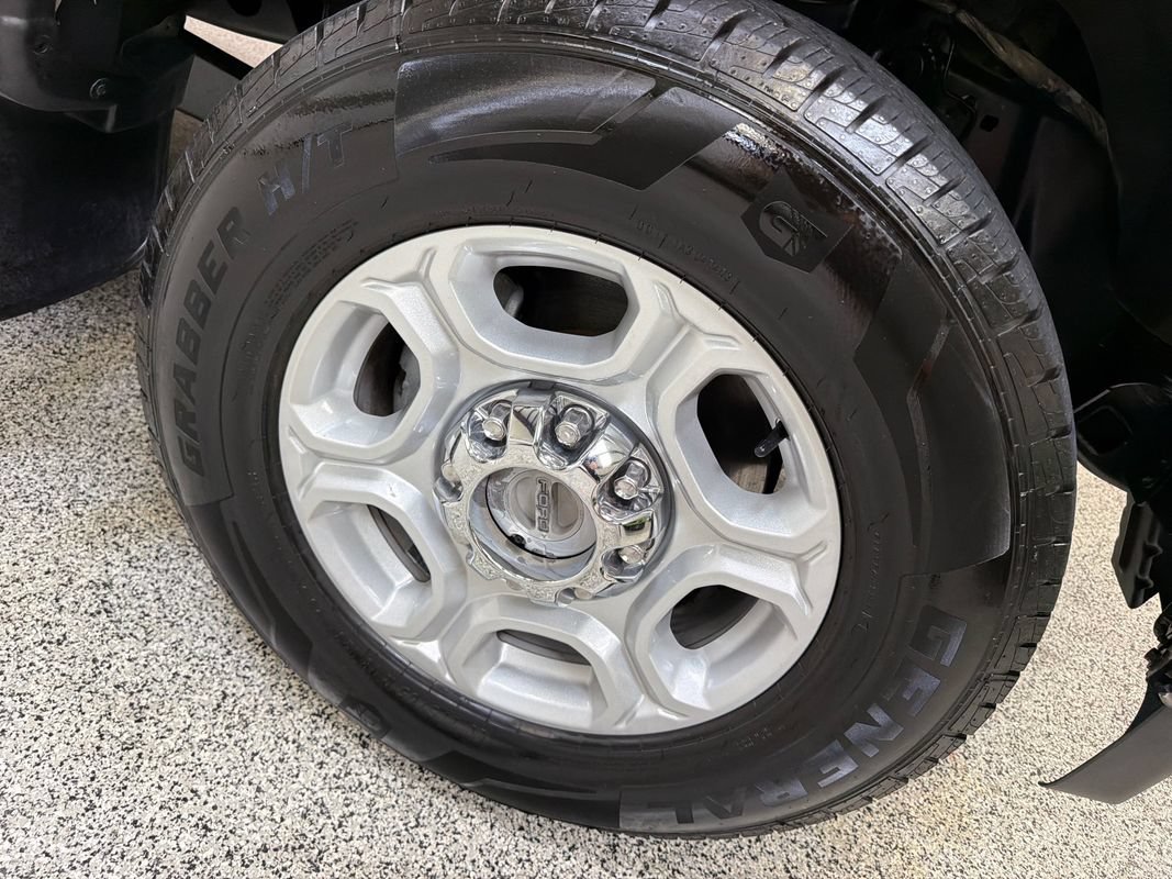 Used 2019 Ford F250 XLT w/ XLT Premium Package AWD/4WD image 47