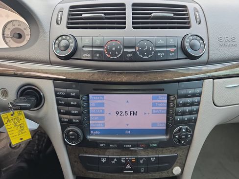 Used 2005 Mercedes-Benz E 320 Sedan image 8