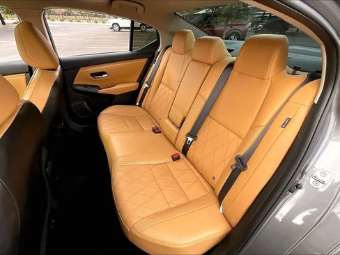 Used 2023 Nissan Sentra SV w/ SV Premium Package image 20