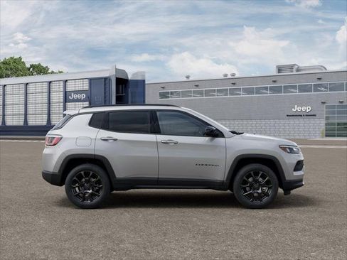 New 2026 Jeep Compass Latitude AWD/4WD image 24